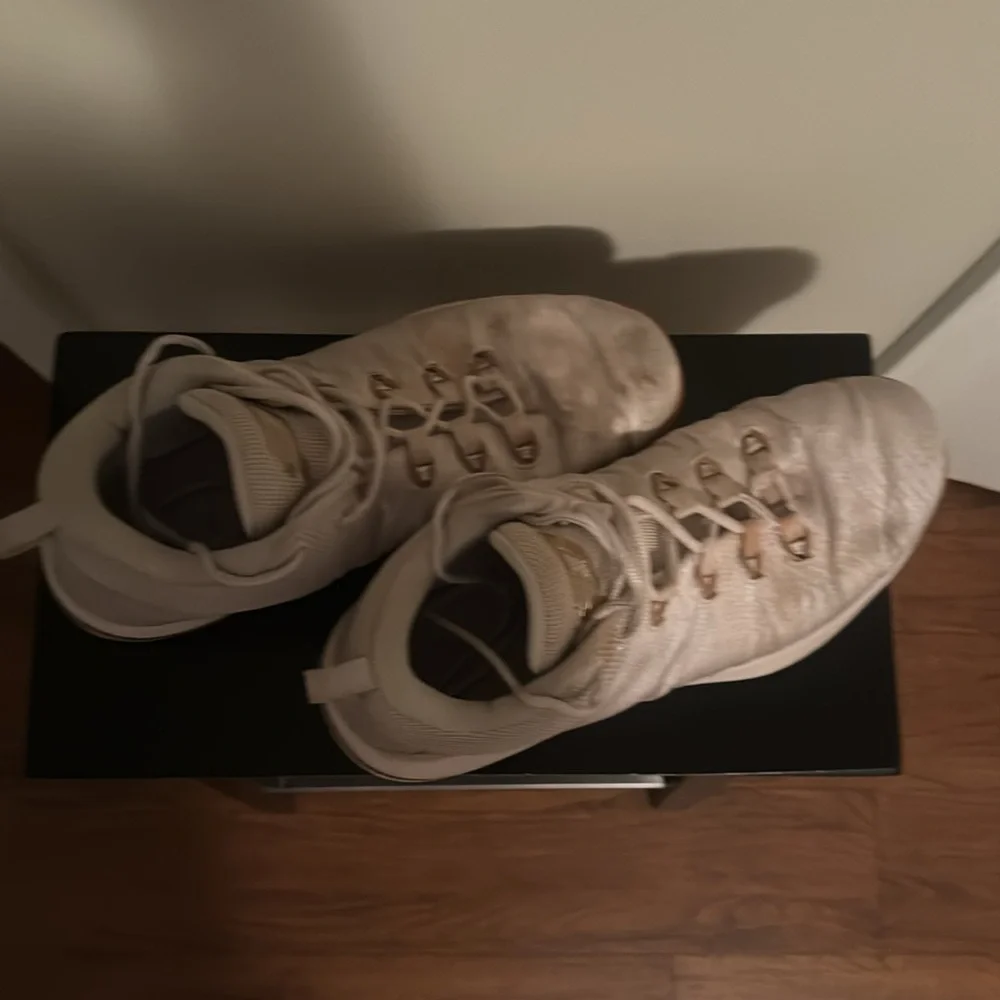 Jordan CP3 size 13. Have not been over worn or used and pretty good condition - Picture 2 of 3